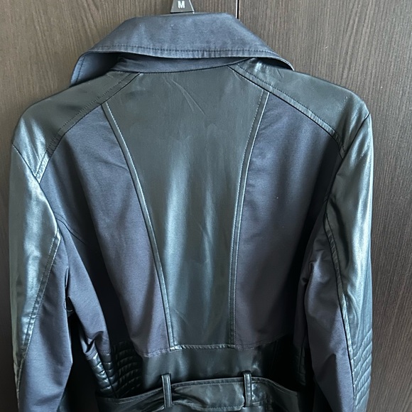 Preowned Bebe Trench Coat Faux Leather Details Belted Full Zipper Black Sz Large - Picture 4 of 8